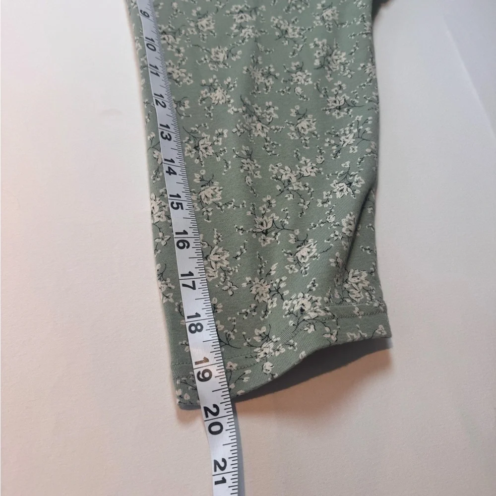 Chaps Olive Crew Neck Tee in excellent condition
Size 3X - Picture 3 of 7